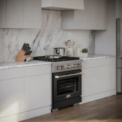 ZLINE 30 In. 4.2 Cu. Ft. Paramount Gas Range With 4 Burner DuoPro™ Cooktop And Convection Gas Oven With White Matte Door (PSGR-WM-30)(Zline 30 Paramount Gas Range Duopro Stainless Steel White Matte Psgr Wm 30) -Induction Cooktop Store zline lifestyle PSGR BLM 30 PSDR BLM 30 CWSETL ST 10 white kitchen angled 275db10e 1eab 4dbf a300 093c41e40b73